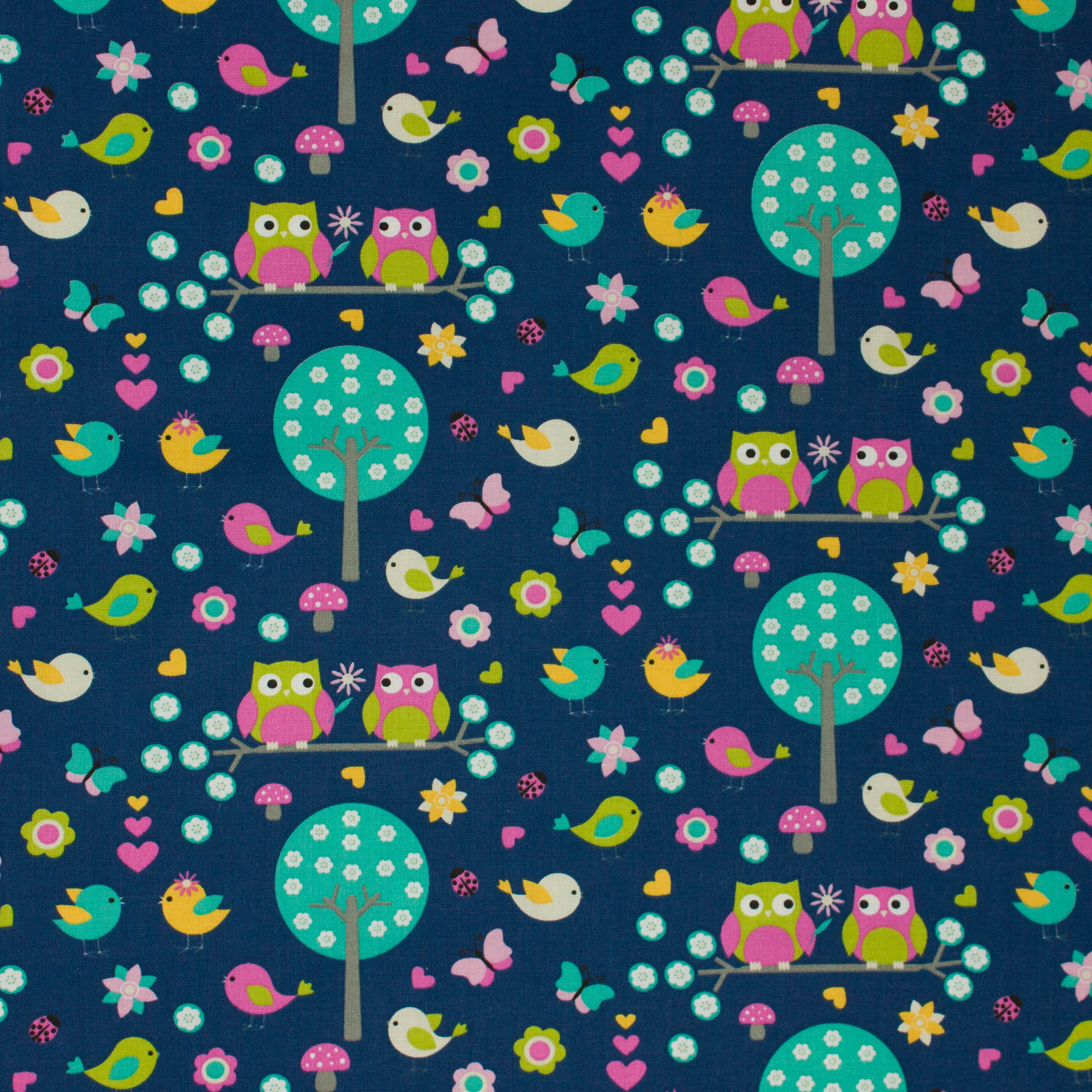 Blauwe katoen met uilen, bomen en vogels